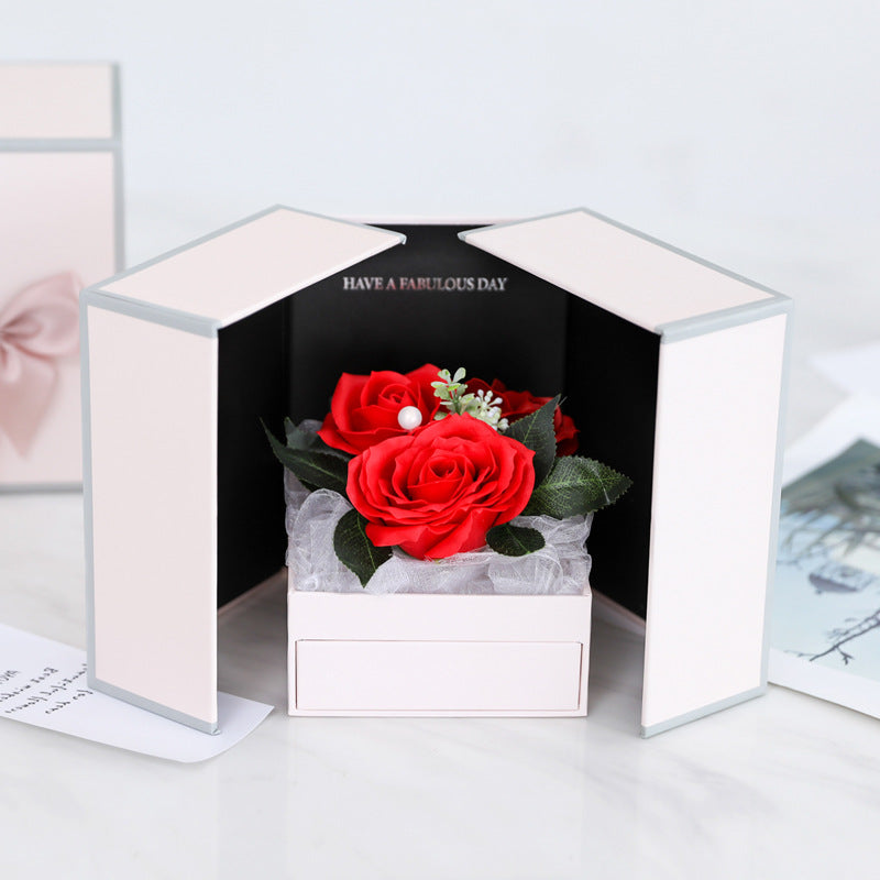 Rosenschmuck-Geschenkbox