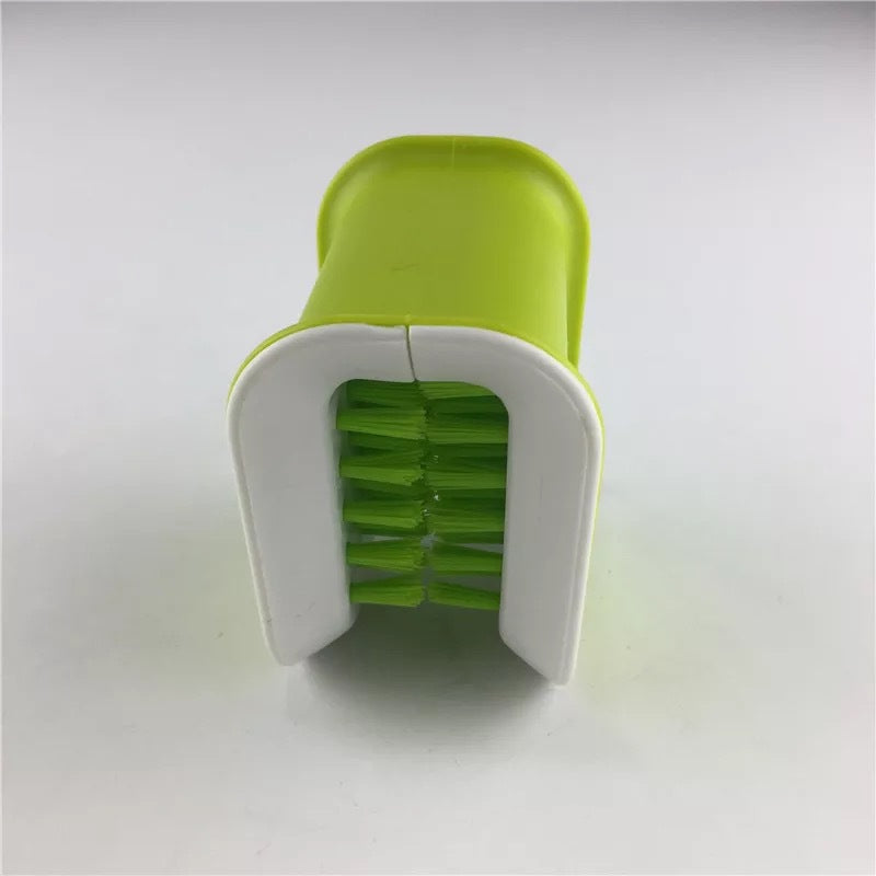 Cutlery cleaning brush