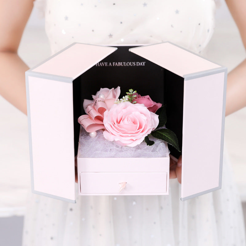 Rosenschmuck-Geschenkbox